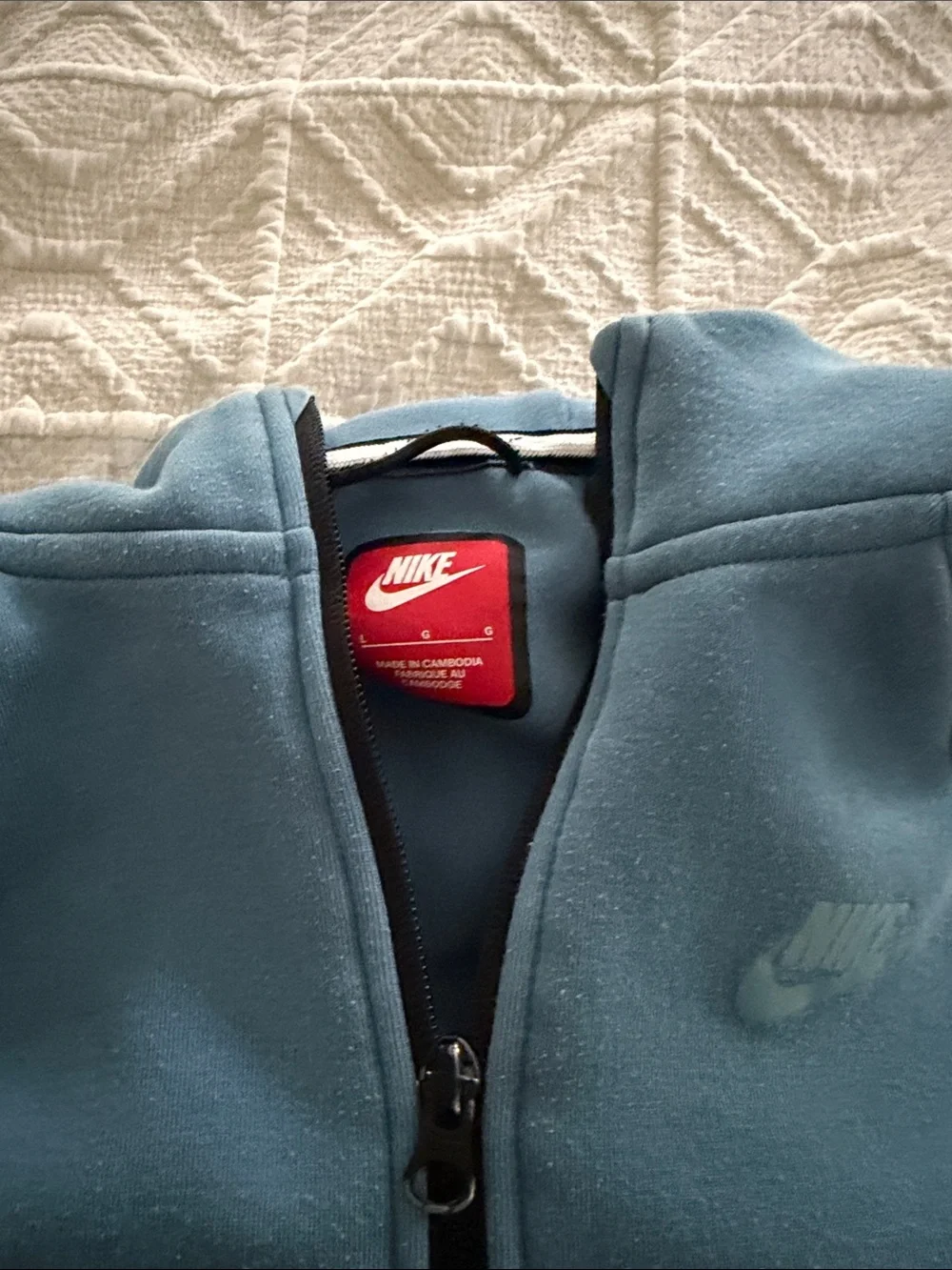 Nike Tech Blue Zip-Up Hoodie Set with Dark Trim - Picture 2 of 6